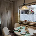 度假居 Spacious For 5 - Kitchen - House - Wifi *