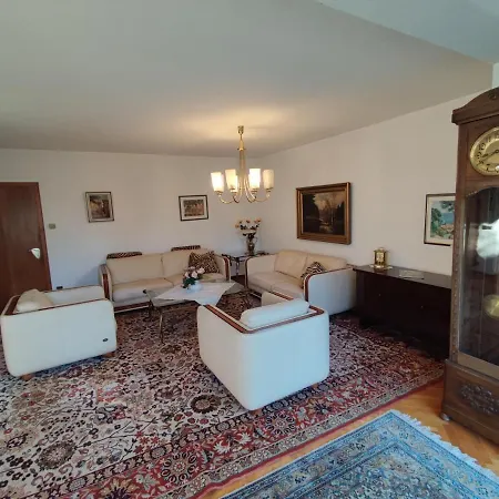 Spacious For 5 - Kitchen - House - Wifi 度假居